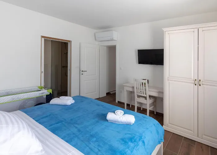 Awesome In With Wifi Holiday home