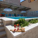 Beach Front Home In Klek Feriehus *