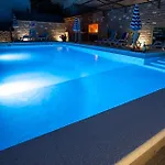 Amazing Home In Klek Σπίτι διακοπών