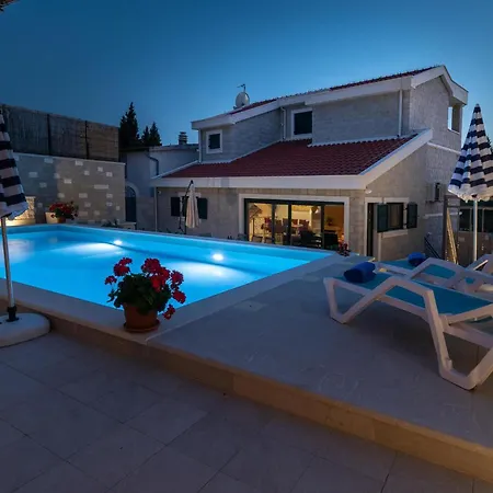 Feriehus Beach Front Home In Klek *