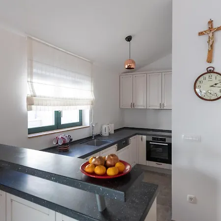 Lovely In With House A Panoramic View *