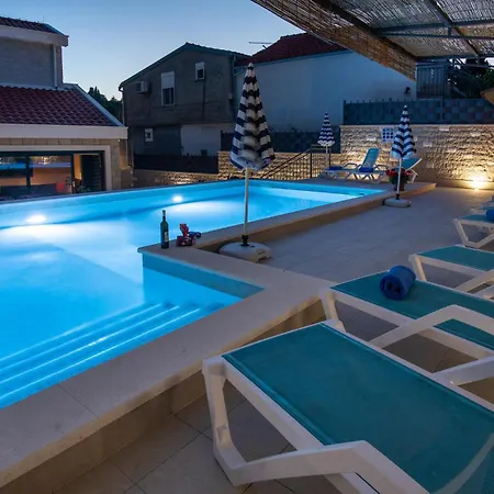 Prázdninový dům Awesome In With Wifi *